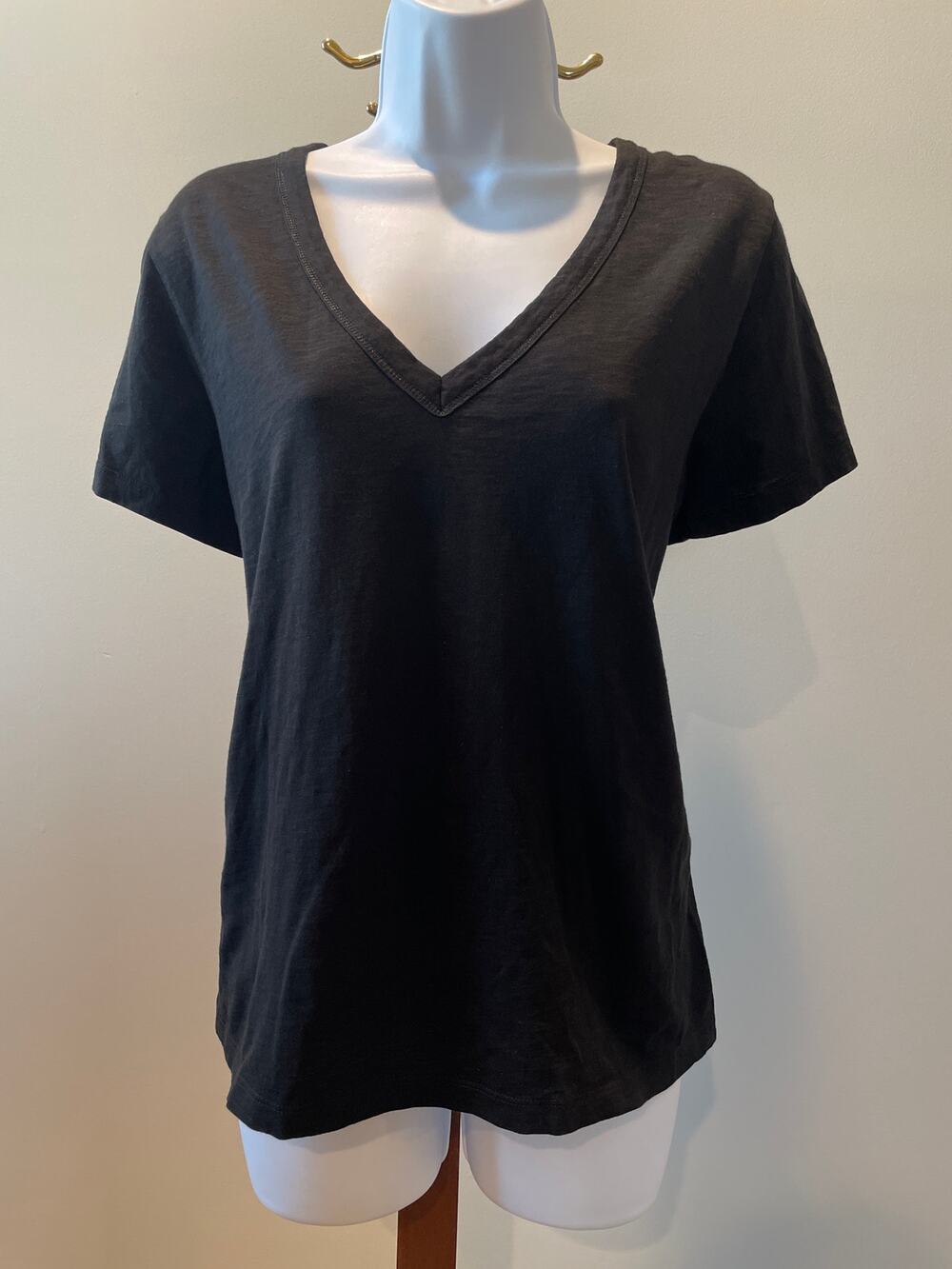 White House Black Market V Neck Cotton Blend Top Size L Black Loose Fit